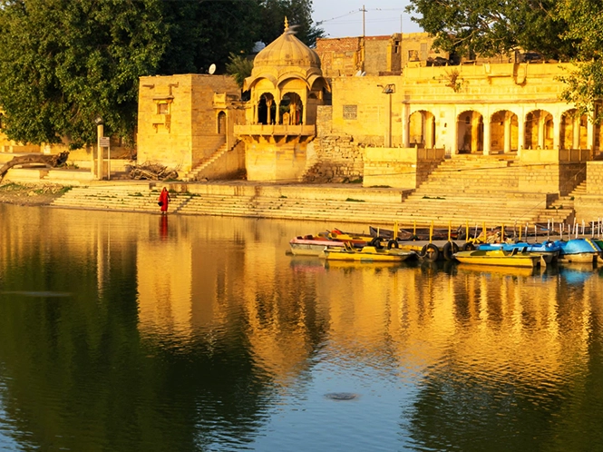 Gadisar Lake